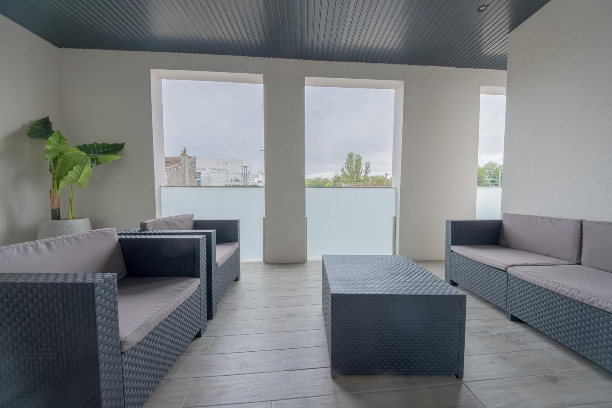 Ferienwohnung Le Trianon - Parking Prive Reims Exterior foto